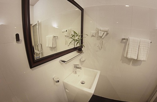 Nallathanniya Hotel | Enchanting Mountain Resort with Family-Friendly Amenities