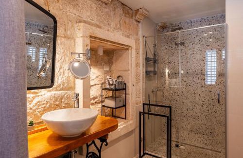 Cove Tri Zala (Zrnovo) Apartment | Enchanting Escape for Two in Korcula Old Town