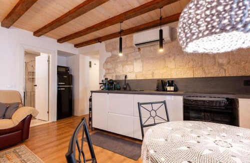 Cove Tri Zala (Zrnovo) Apartment | Enchanting Escape for Two in Korcula Old Town
