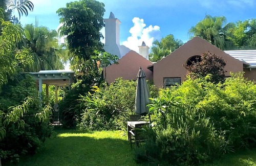 Somerset Village Cottage | Enchanting Sage Cottage: 3-Bed Retreat Near Cambridge Beaches