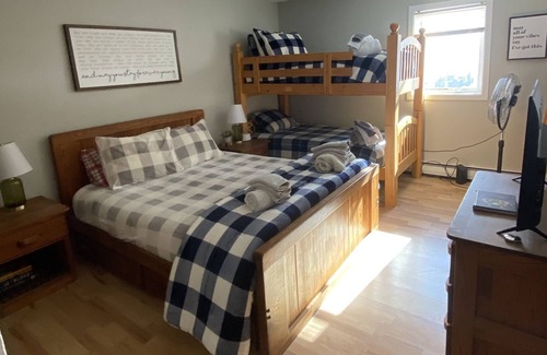 Londonderry Condo | Magical Trailside Condo at Magic Mountain