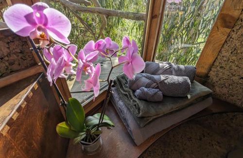 Lagos Other | Enchanting Treehouse Retreat with Family-Friendly Amenities