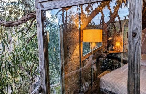 Lagos Other | Enchanting Treehouse Retreat with Family-Friendly Amenities