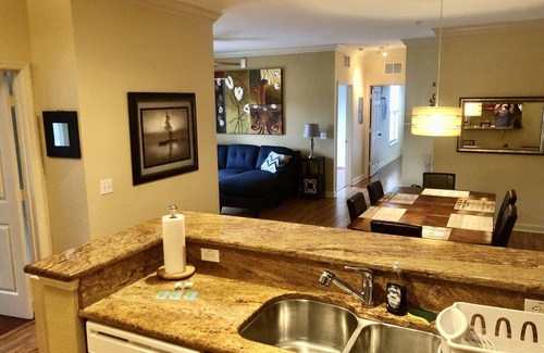 Four Corners Condo | Enchanting Tuscan Retreat with Spa and Ocean Views