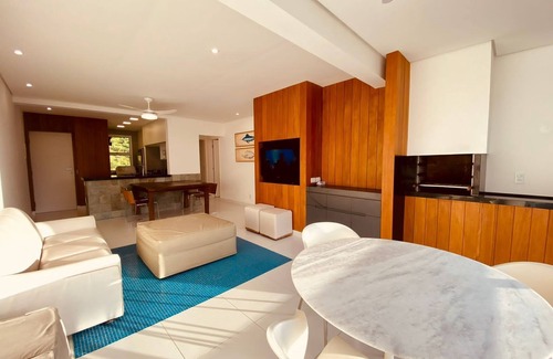 Sao Sebastiao Apartment | Unforgettable Stays at Camburyzinho Beach with Pool & Spa