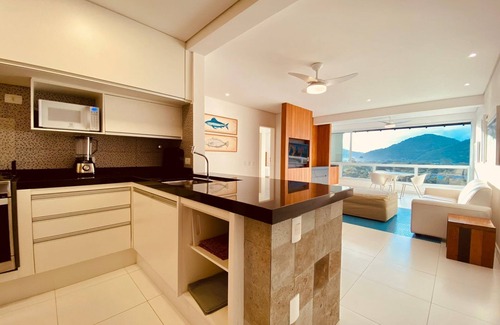 Sao Sebastiao Apartment | Unforgettable Stays at Camburyzinho Beach with Pool & Spa