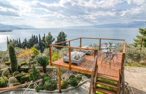 Kamena Vourla Apartment | Scenic Ocean View Studios in Kamena Vourla, Pet Friendly