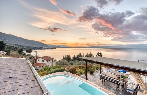 Molos-Agios Konstantinos Villa | Enchanting Villa Asproneri with Pool in Kamena Vourla