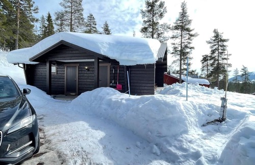 Stoten Ski Chalet | Magical west view in Sälen, 8 beds in 3 bedrooms in cozy spacious log cabin