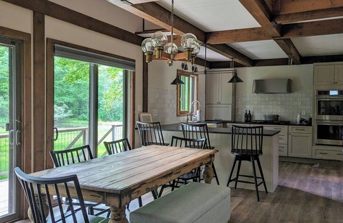 Cornwall Bridge Cabin | Enchanting Woodland Retreat: A Serene Family Getaway