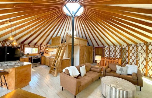 Sandpoint Cabin | Enchanting Yurt Retreat with Spa and Ocean Views
