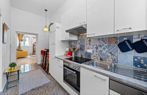 Meidling Apartment | Kid-Friendly MagicApart Vienna with Relaxing Hot Tub