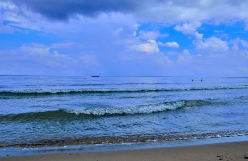 Covenas Apartment | Oceanfront 3-Bedroom Getaway: Perfect for Families & Pets