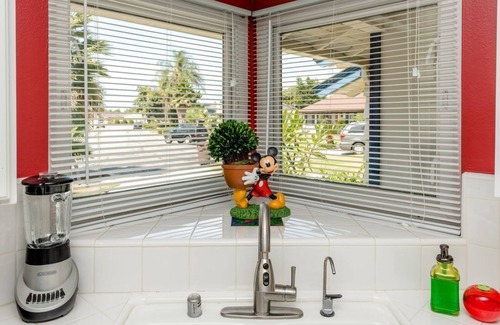 Hermosa Village House | Family-Friendly Magicway Villas with Private Pool & Backyard
