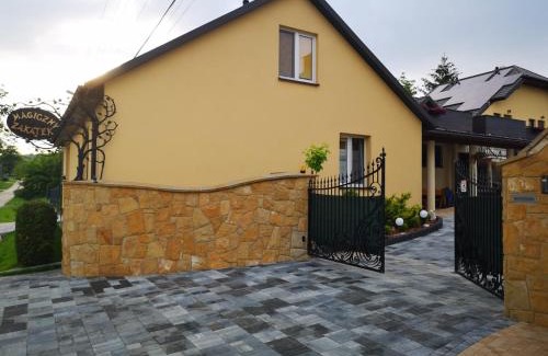 Bodzentyn House | Enchanting Magiczny Zakątek: Pool & Kitchen Amenities Await