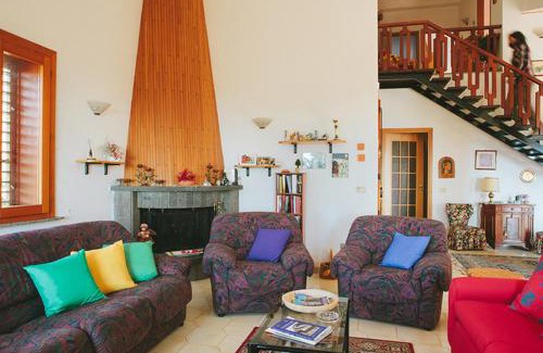Ragalna Bed & Breakfast | Exceptional Magma Guest House: Pet-Friendly & Family-Ready