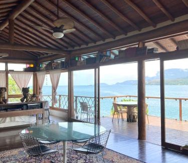 Cambaquara House | Elegant Magnífica Costeira: Guest Rated 9.8 & Oceanfront Bliss