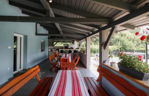 Nagylapos Villa | Discover Magnólia Vendégház: Family-Friendly Oasis