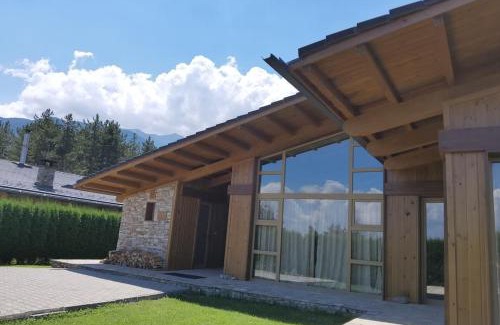 Razlog Ski Chalet | Exceptional MAGNET Chalet with Family and Pet Amenities