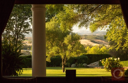 San Martin del Tesorillo House | Stunning Estate with Pool, 20 Min from Sotogrande