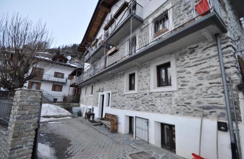 La Thuile Apartment | Charming La Thuile Tavernette: Pet-Friendly Getaway