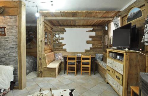 La Thuile Apartment | Charming La Thuile Tavernette: Pet-Friendly Getaway