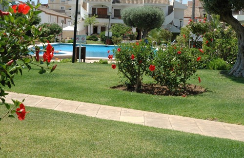 Torre de la Horadada Apartment | Family-Friendly Bungalow Near the Sea with Pool & Spa