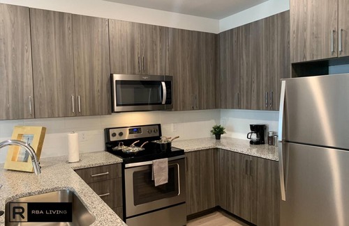 Chosewood Park Apartment | Elegant 1 BR Skylar Apartment with Breakfast & Family-Friendly