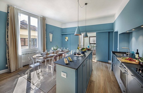 Santo Spirito Apartment | Elegant 3BD Designer Apartment in Prime Florence Location