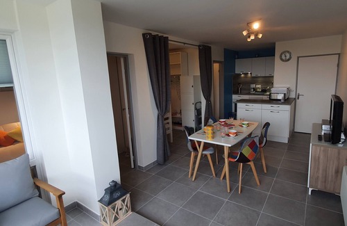 Cabourg Apartment | Beautiful Oceanfront Apartment with Pool and 9.8 Rating
