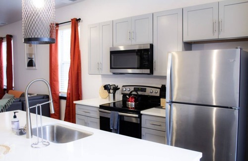 Bloomington House | Relaxing 4BR Home in Bloomington with Hot Tub & Pool