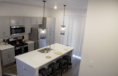 Bloomington House | Relaxing 4BR Home in Bloomington with Hot Tub & Pool