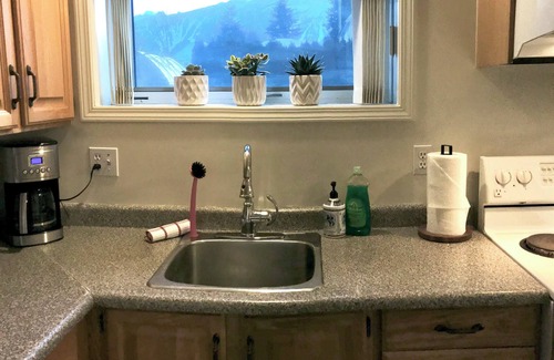 Revelstoke House | Magnificent 5 bedroom Downtown Home