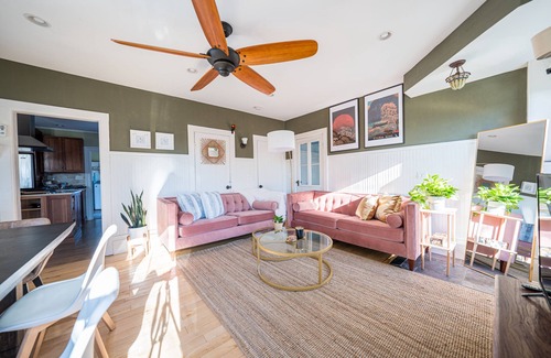 Norwich House | Magnificent 5BR/2BA Near Casinos
