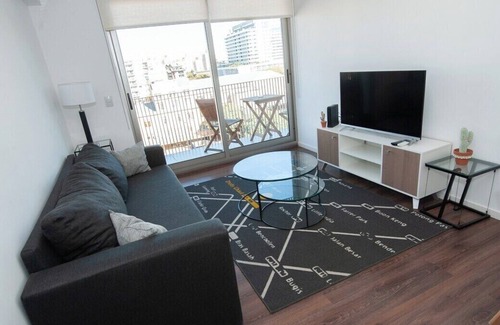 Colegiales Apartment | Bright Apartment in Quartier D with Private Pool & Kitchen