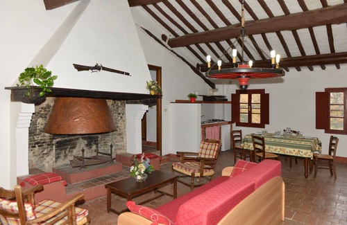 Collesalvetti Other | Elegant Apartment with Pool in Tuscan Countryside