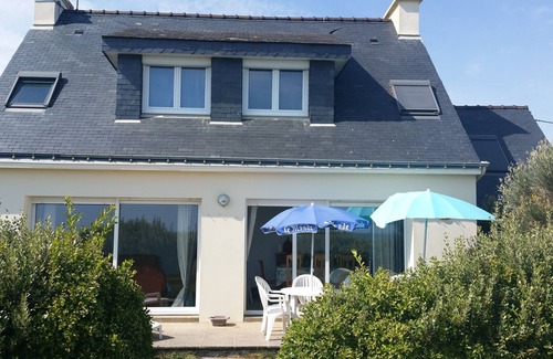 Damgan House | Magnificent and protected view and direct access to sandy beach at 10 m, Wi-fi