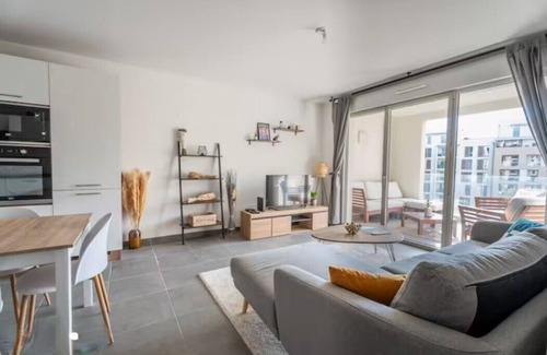Aix-en-Provence Historic Centre Apartment | Premier Apartment with Pool in Downtown Aix-en-Provence