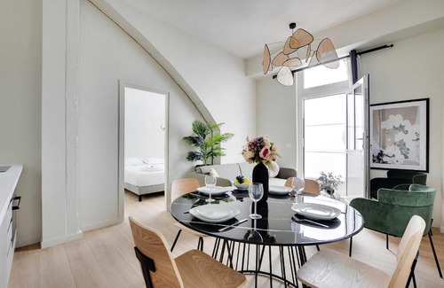 Quartier de Javel Apartment | Convenient Home Near the Eiffel Tower for Families