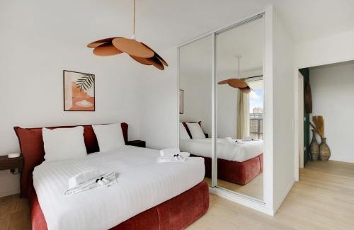 Clichy Apartment | Comfortable 3BR Apartment Near the Seine - Family Friendly