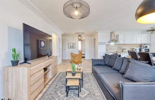 Secteur 3 Apartment | Spacious 4-Bedroom Apartment with Fiber Wifi & Family Amenities