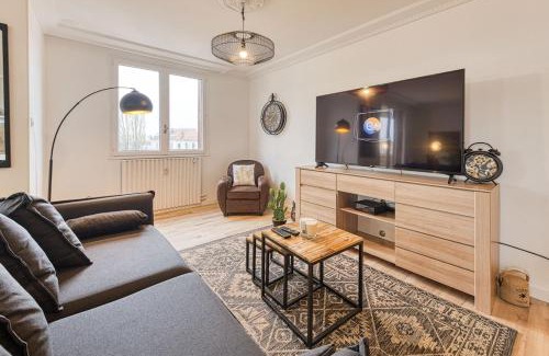 Secteur 3 Apartment | Spacious 4-Bedroom Apartment with Fiber Wifi & Family Amenities