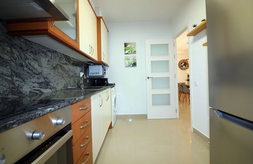 Salou City Centre Apartment | Beautiful Apartment by Paseo Jaime I with Pool & Terrace