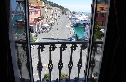 Imperia Apartment | Magnificent Oceanfront Apartment with Scenic Port Views