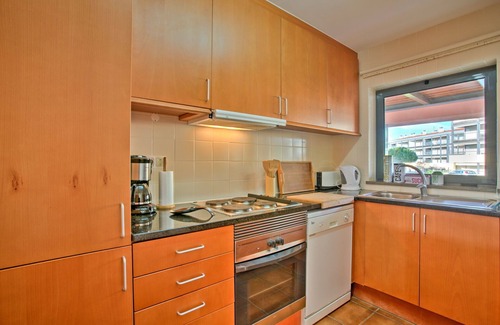 Telheiro Apartment | Beautiful Apartment Steps from Lagos Marina with Ocean Views