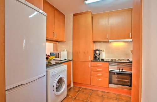 Telheiro Apartment | Beautiful Apartment Steps from Lagos Marina with Ocean Views