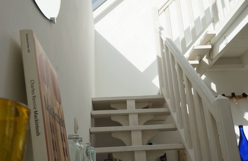 Angers Apartment | Artistic Duplex Retreat with Kitchen & Family-Friendly Vibe