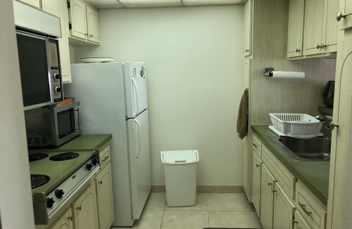 Williams Town Condo | Beachfront Condo with Pool and Ocean View, Rated 9/10