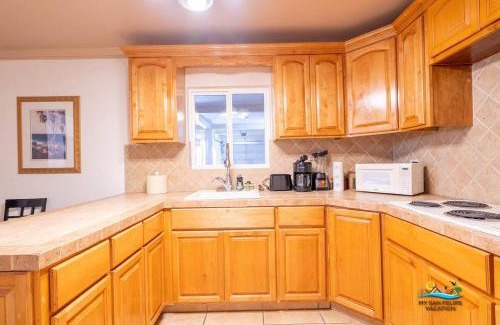 Villas de Las Palmas House | Scenic Beachside Condo with WiFi - Ideal for Families