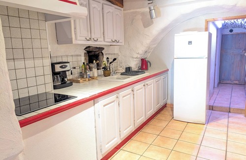 Ponteils-et-Bresis Cottage | Elegant Cottage with Indoor Pool and Lake Views, Rated 9.4